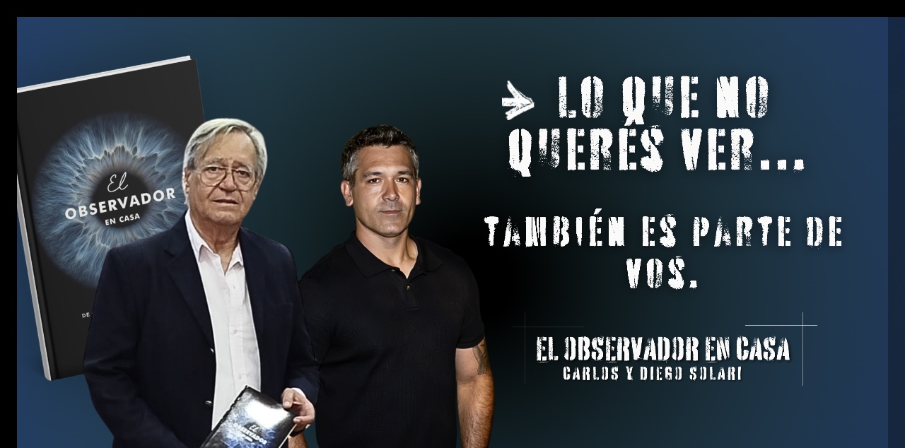 Carlos y Diego Solari junto al libro El observador en casa